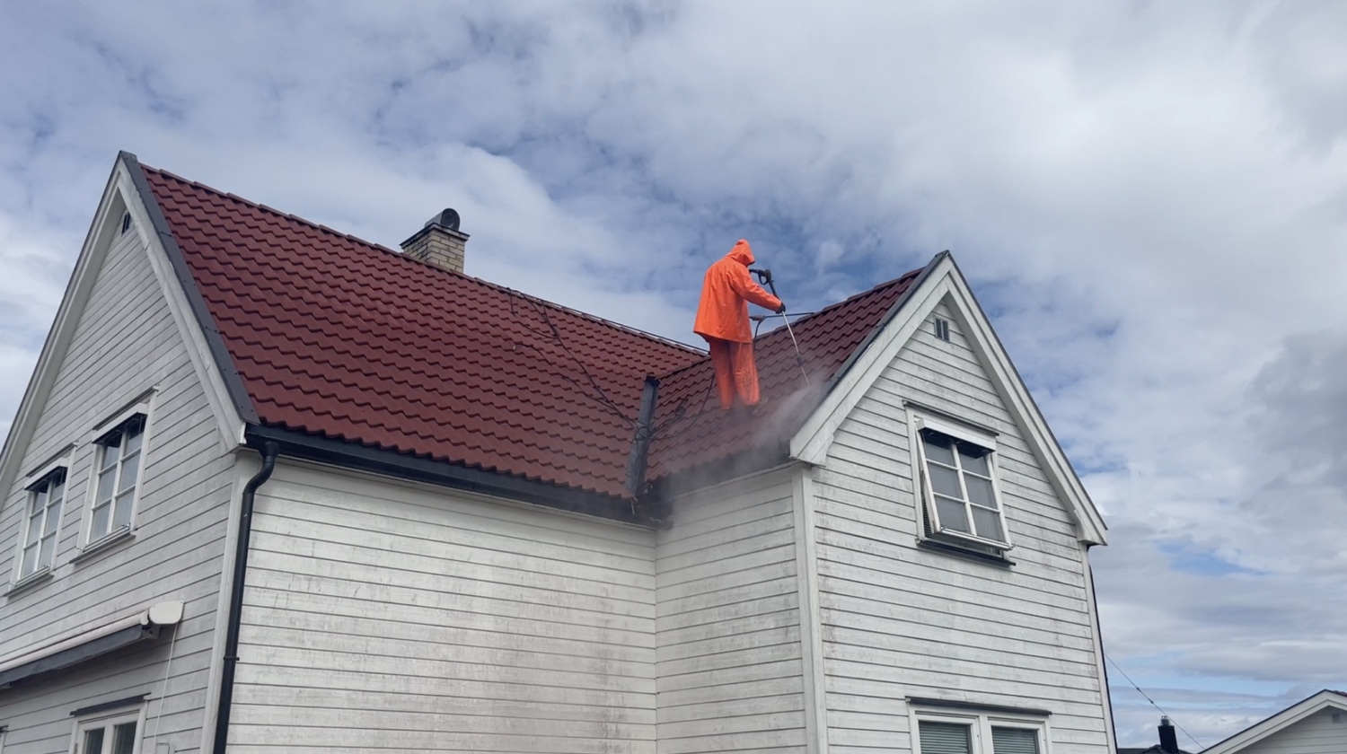 Vask av tak med høyttrykkspyler